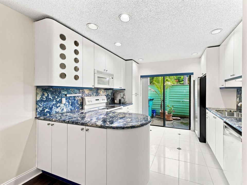 Kitchen to Courtyard