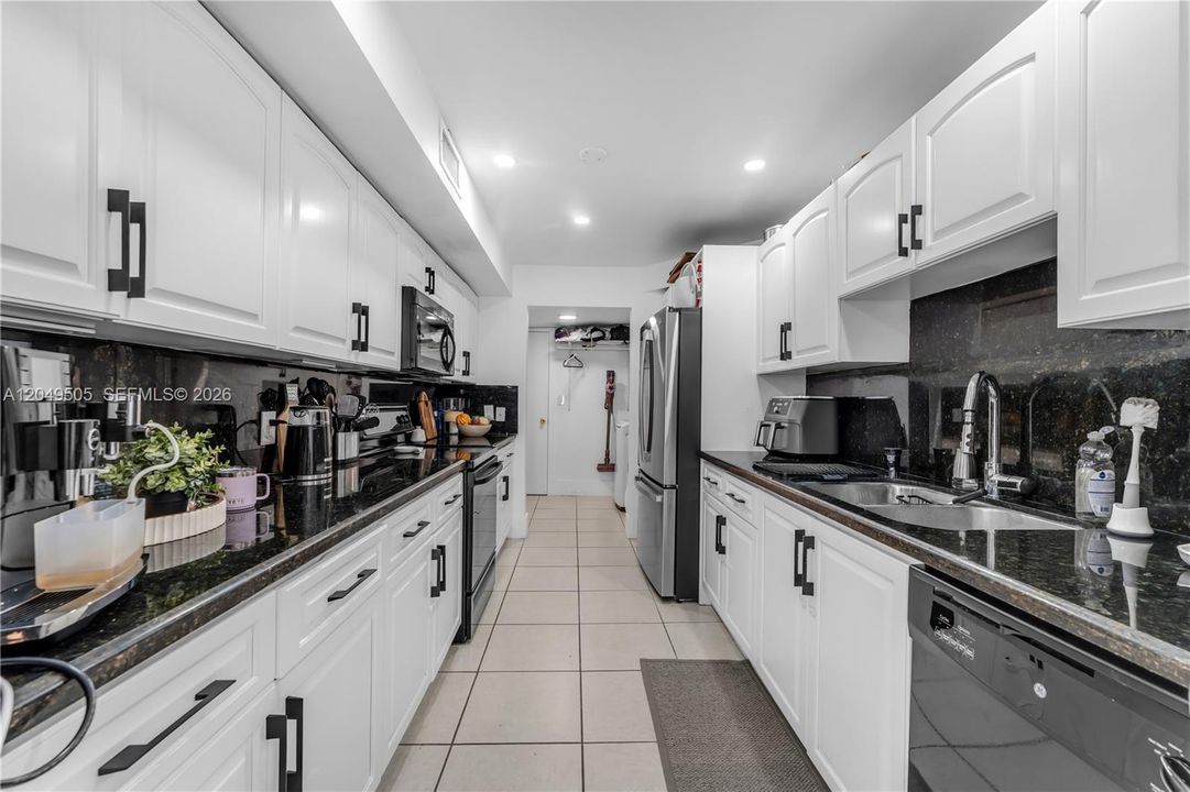В аренду: $3,700 (3 спален, 3 ванн, 2019 Квадратных фут)