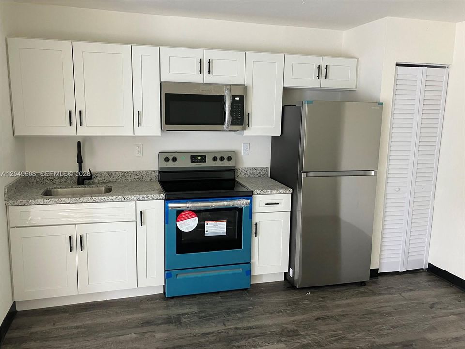For Rent: $1,399 (0 beds, 1 baths, 8046 Square Feet)