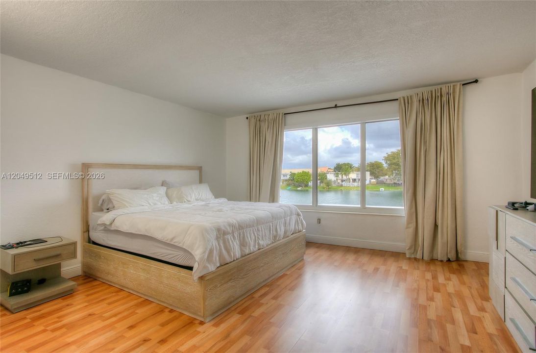 For Rent: $3,400 (2 beds, 1 baths, 1314 Square Feet)