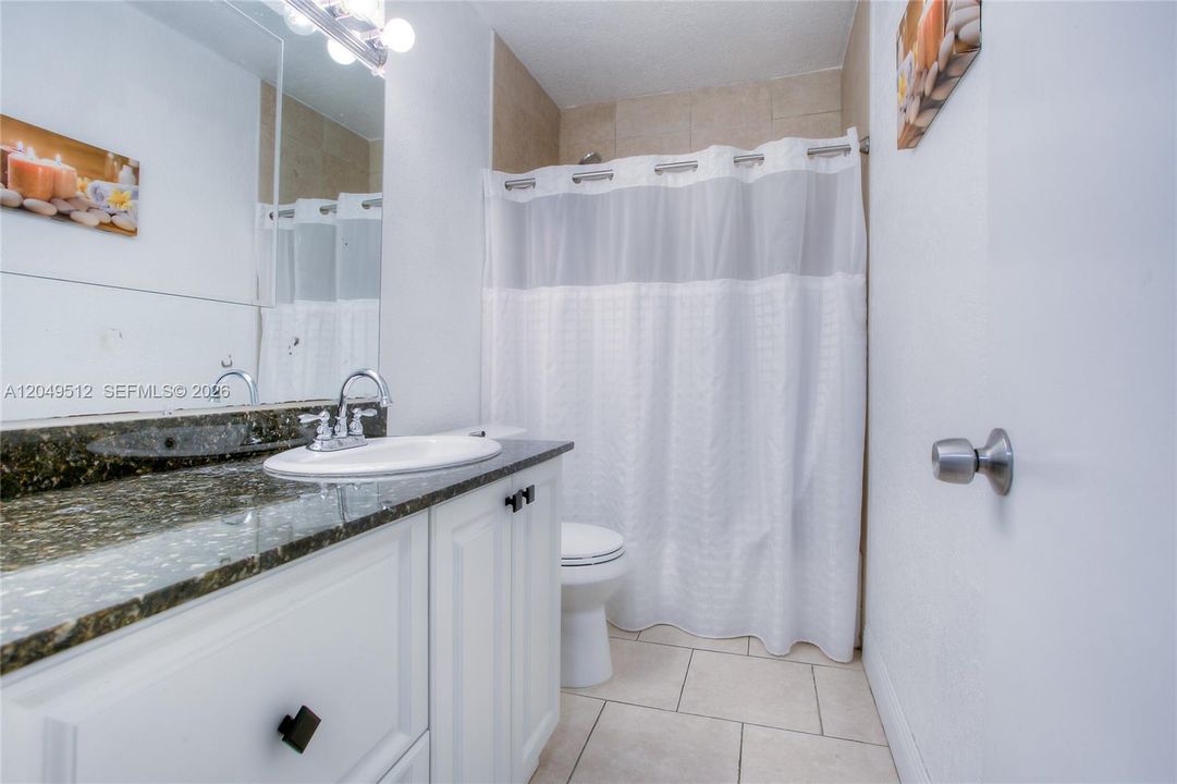 For Rent: $3,400 (2 beds, 1 baths, 1314 Square Feet)