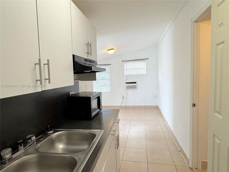 For Rent: $1,100 (0 beds, 1 baths, 0 Square Feet)
