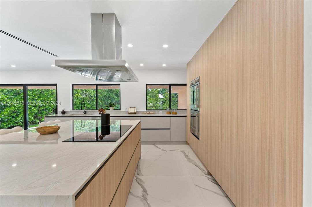 For Rent: $12,000 (4 beds, 4 baths, 2518 Square Feet)