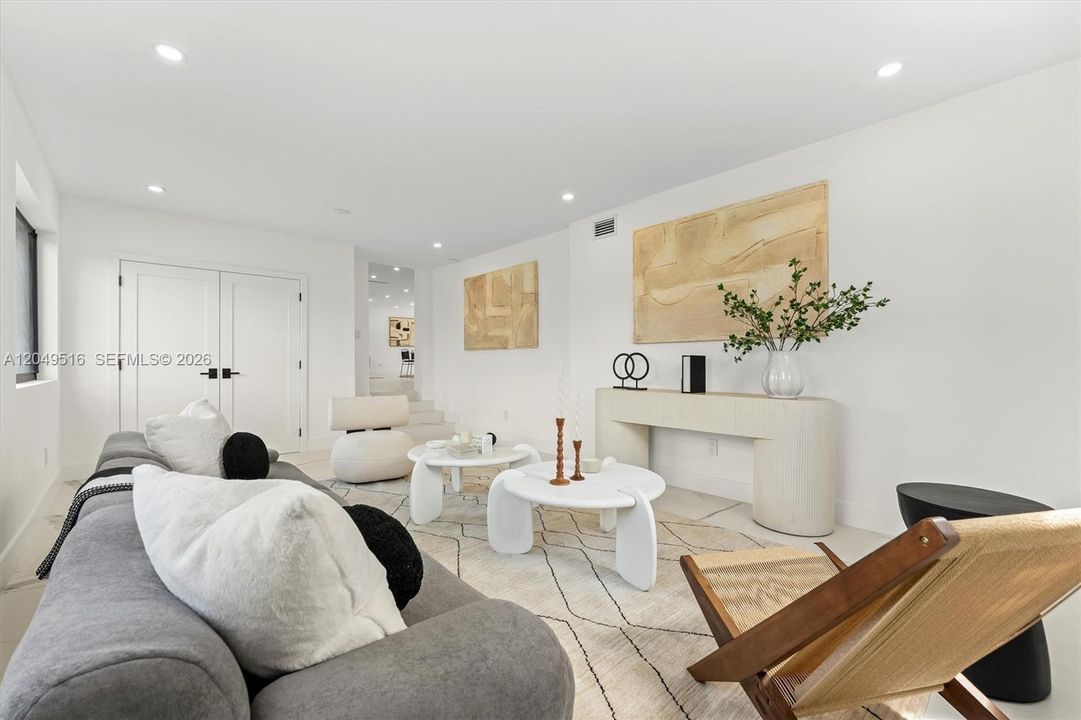 For Rent: $12,000 (4 beds, 4 baths, 2518 Square Feet)