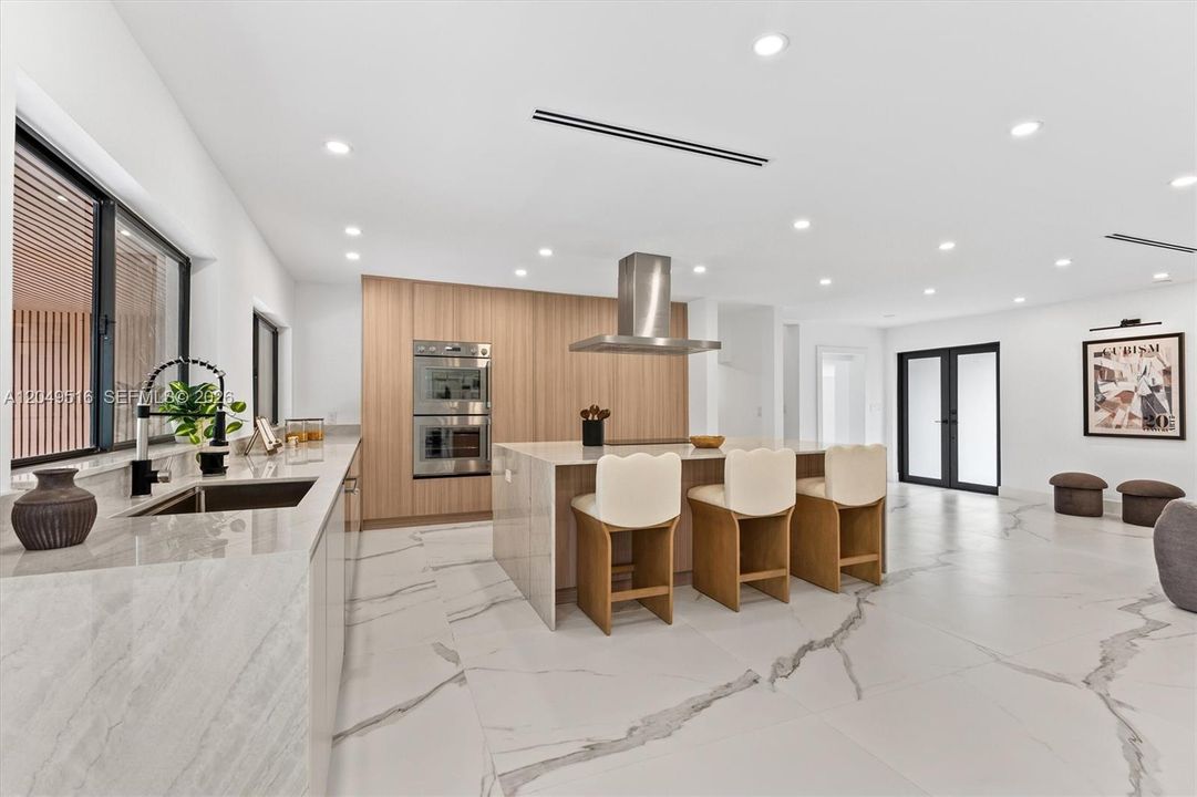 For Rent: $12,000 (4 beds, 4 baths, 2518 Square Feet)