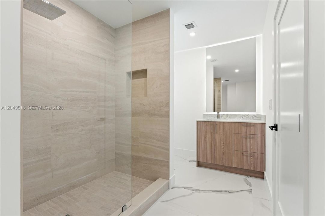 For Rent: $12,000 (4 beds, 4 baths, 2518 Square Feet)