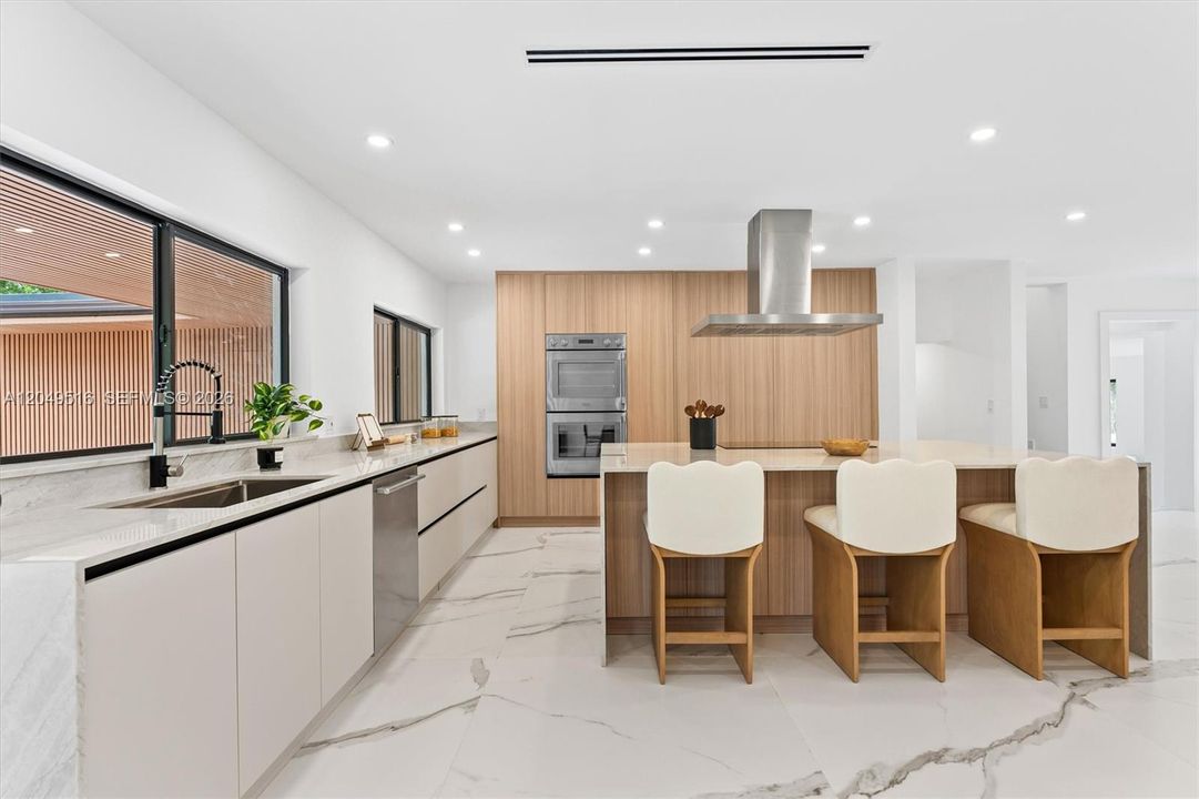 For Rent: $12,000 (4 beds, 4 baths, 2518 Square Feet)