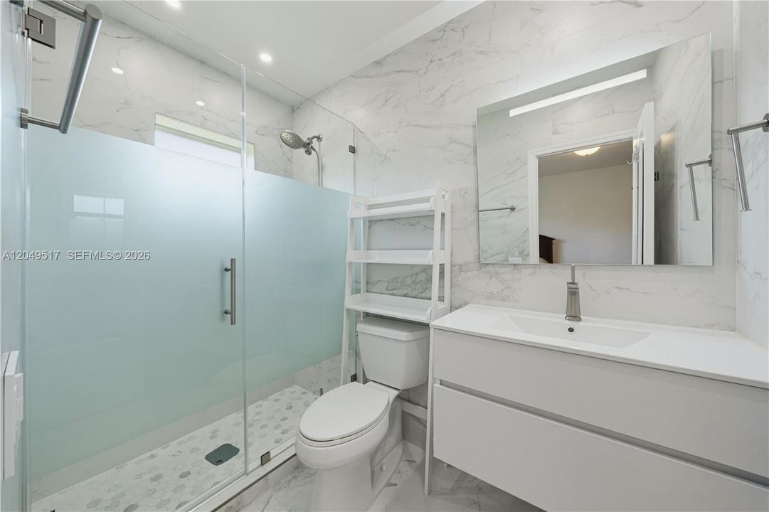 В аренду: $18,000 (7 спален, 5 ванн, 3545 Квадратных фут)