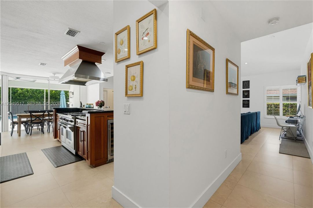 В аренду: $18,000 (7 спален, 5 ванн, 3545 Квадратных фут)