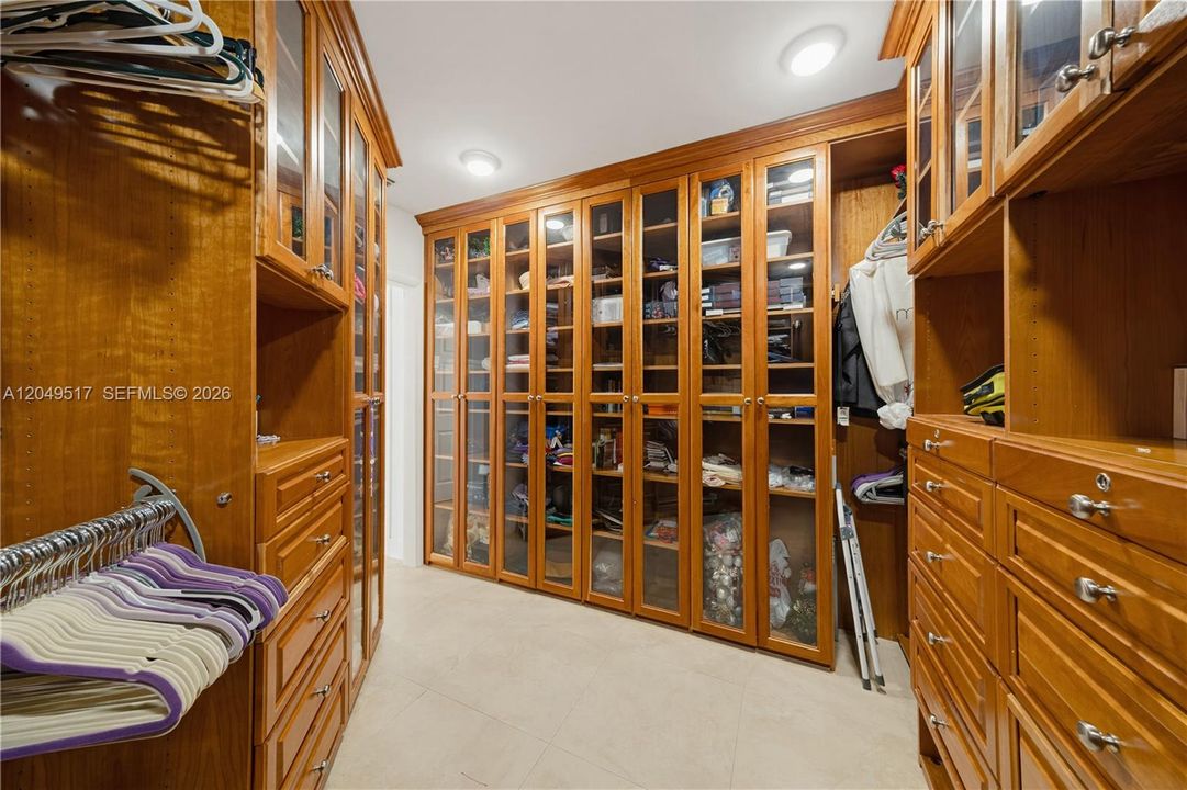 В аренду: $18,000 (7 спален, 5 ванн, 3545 Квадратных фут)