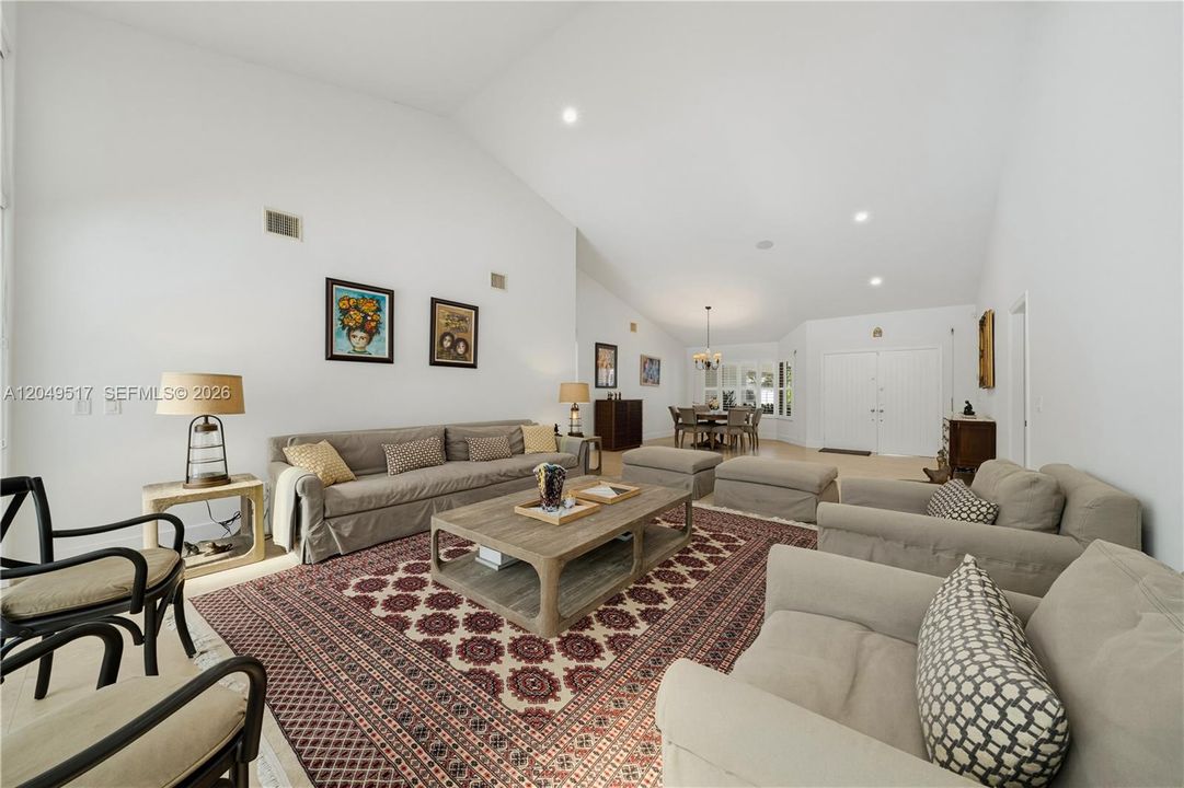 В аренду: $18,000 (7 спален, 5 ванн, 3545 Квадратных фут)