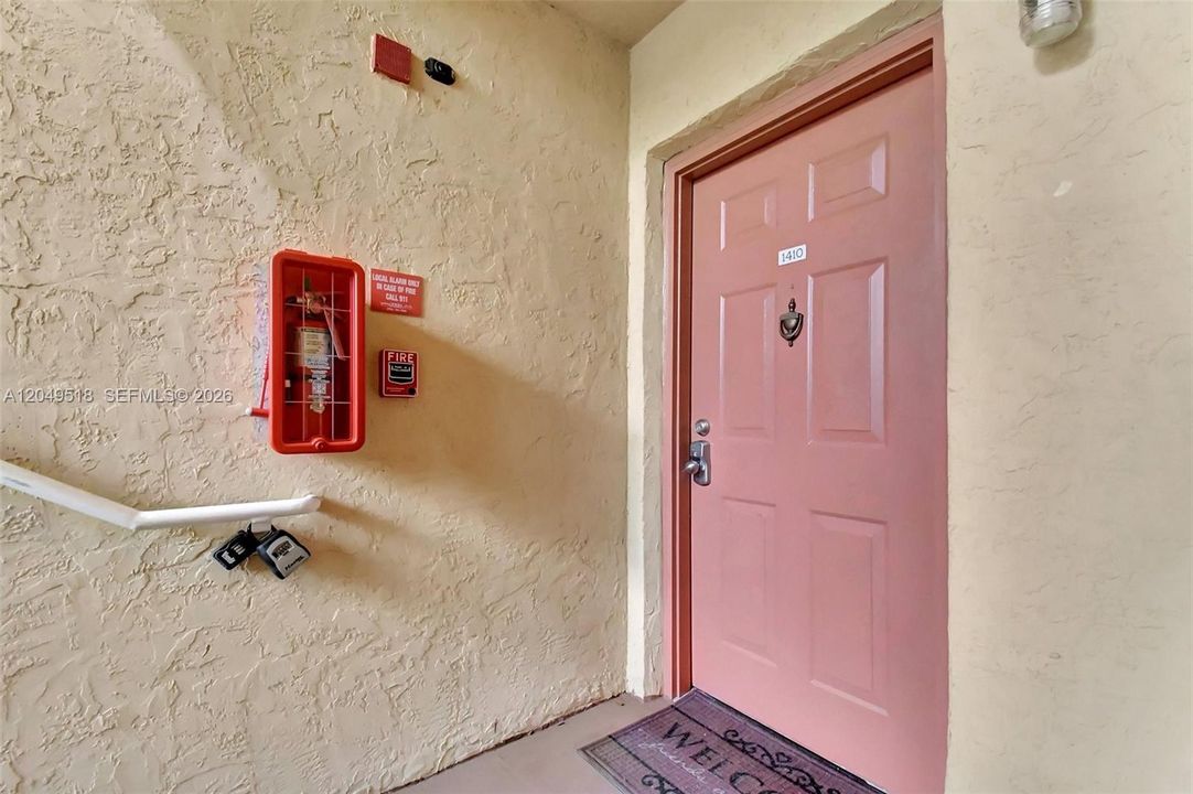 For Rent: $2,850 (2 beds, 2 baths, 1256 Square Feet)