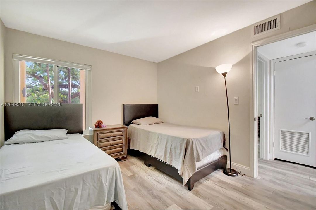 For Rent: $2,850 (2 beds, 2 baths, 1256 Square Feet)