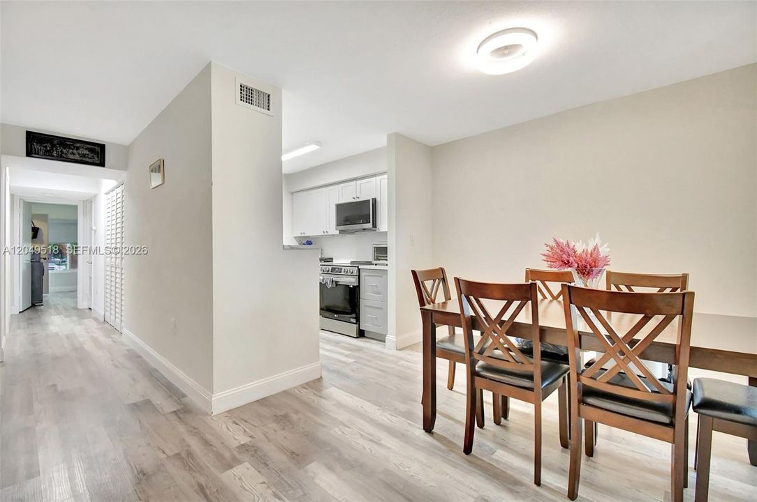 For Rent: $2,850 (2 beds, 2 baths, 1256 Square Feet)