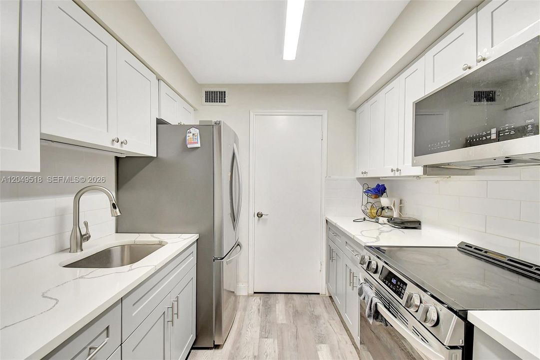 For Rent: $2,850 (2 beds, 2 baths, 1256 Square Feet)