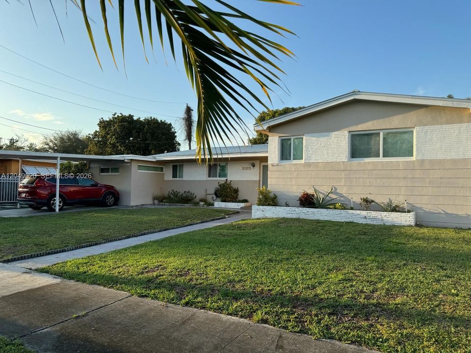 For Rent: $1,650 (1 beds, 1 baths, 528 Square Feet)