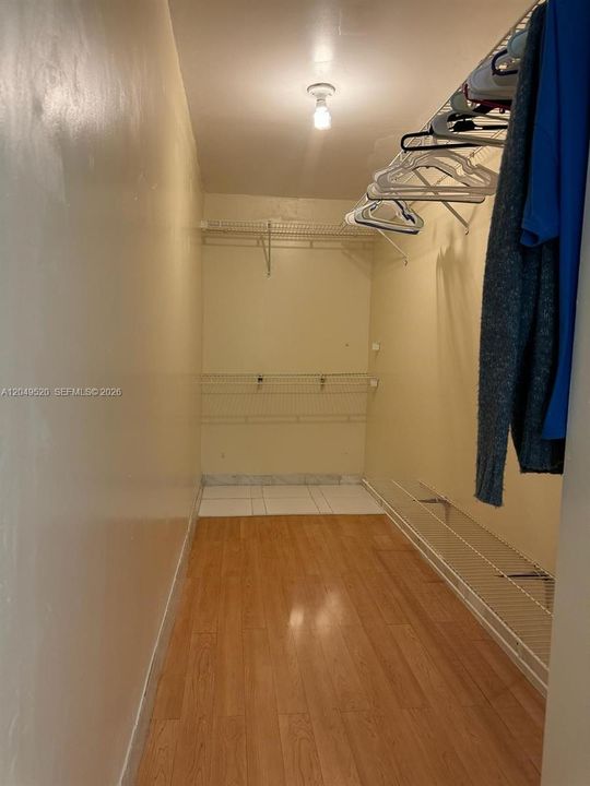 For Rent: $1,650 (1 beds, 1 baths, 528 Square Feet)