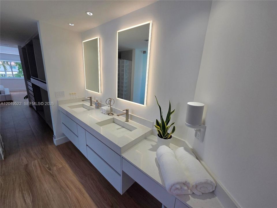 В аренду: $11,900 (4 спален, 3 ванн, 3162 Квадратных фут)
