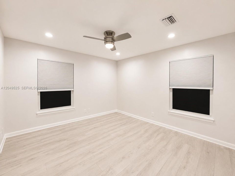 В аренду: $8,500 (5 спален, 3 ванн, 3426 Квадратных фут)