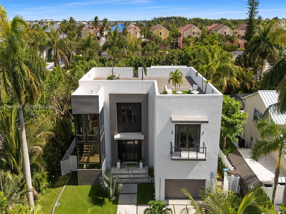 На продажу: $2,595,000 (4 спален, 4 ванн, 4194 Квадратных фут)