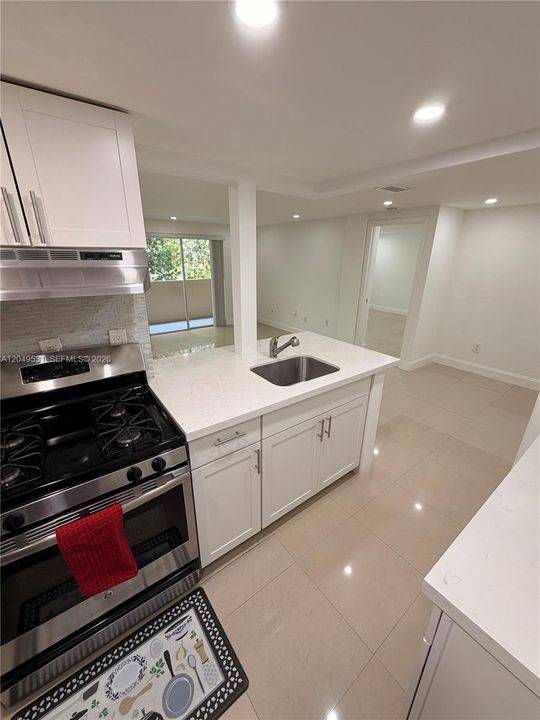 В аренду: $2,850 (2 спален, 2 ванн, 966 Квадратных фут)