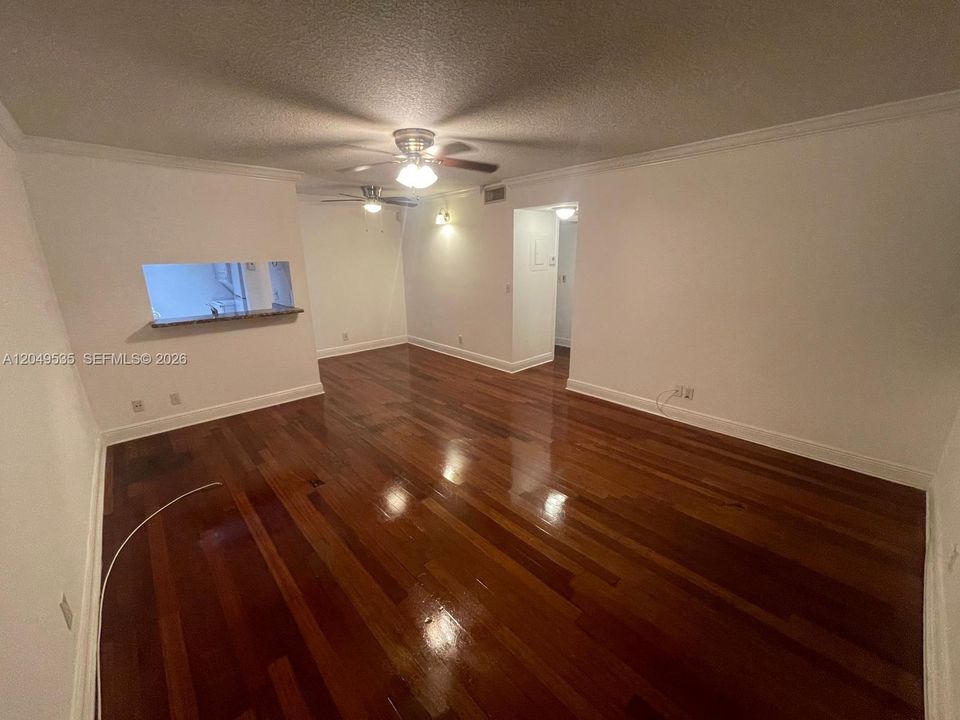 待售: $169,000 (2 贝兹, 2 浴室, 768 平方英尺)
