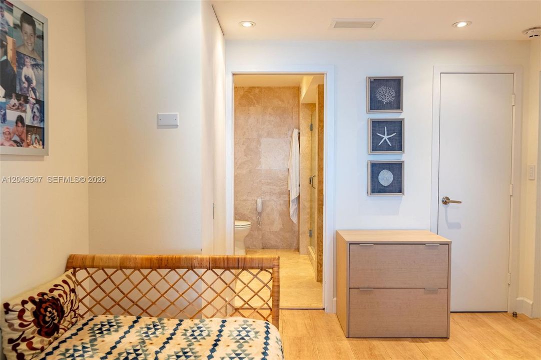 For Sale: $3,850,000 (4 beds, 4 baths, 1880 Square Feet)