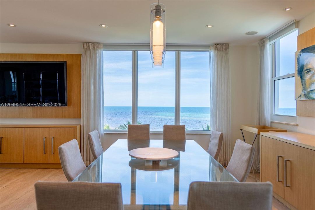 For Sale: $3,850,000 (4 beds, 4 baths, 1880 Square Feet)