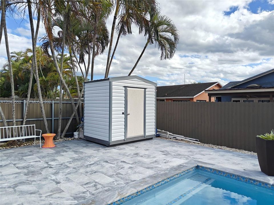 For Sale: $699,999 (3 beds, 2 baths, 1564 Square Feet)
