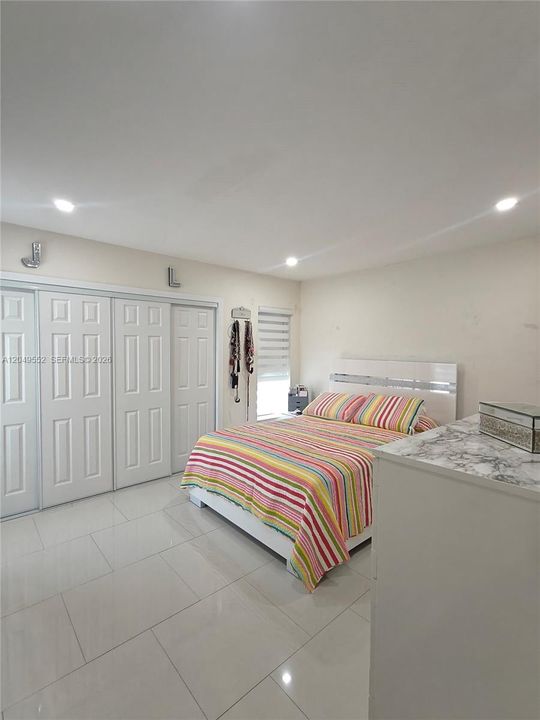 For Sale: $699,999 (3 beds, 2 baths, 1564 Square Feet)