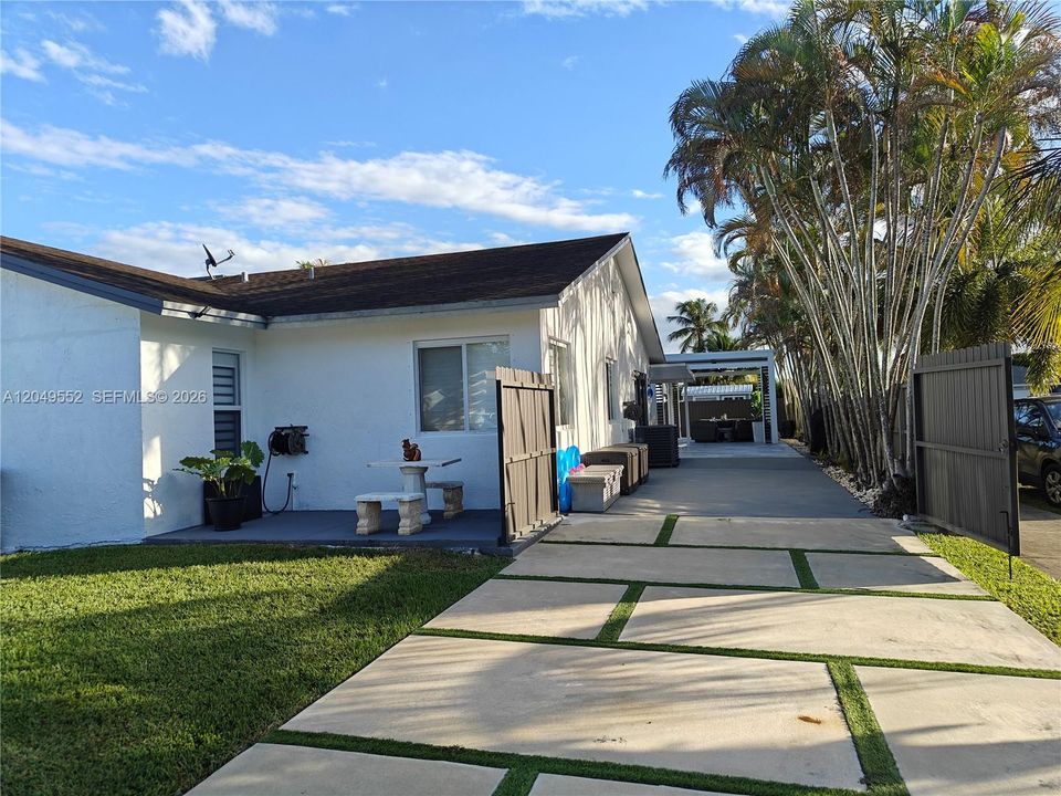 For Sale: $699,999 (3 beds, 2 baths, 1564 Square Feet)