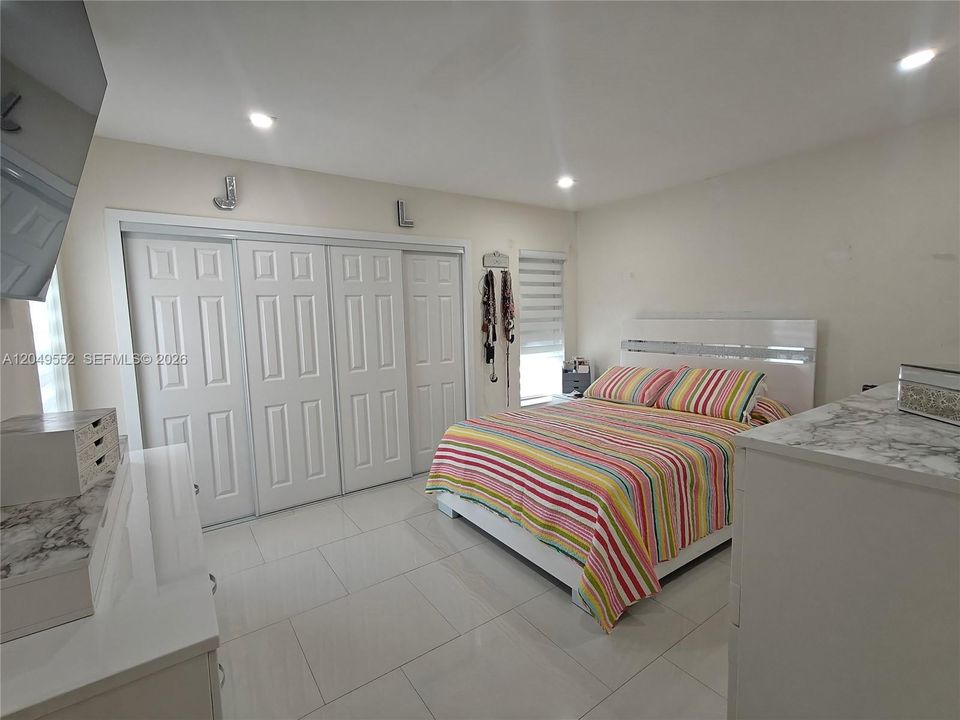 For Sale: $699,999 (3 beds, 2 baths, 1564 Square Feet)