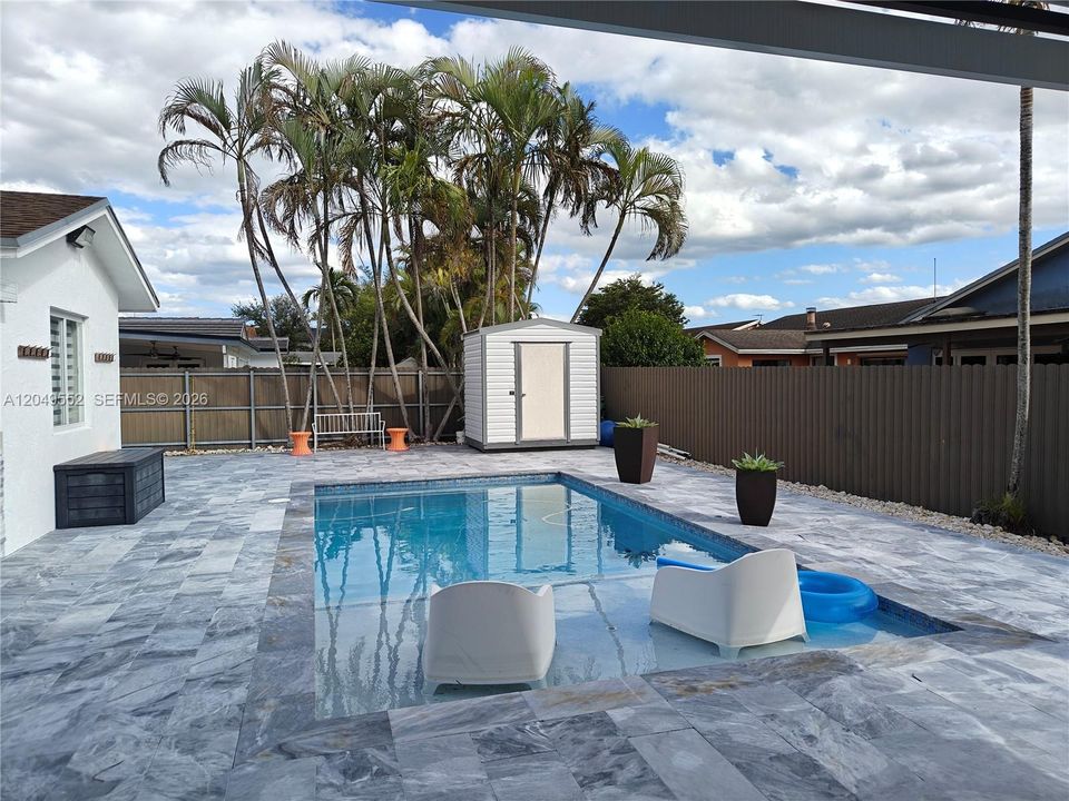 For Sale: $699,999 (3 beds, 2 baths, 1564 Square Feet)