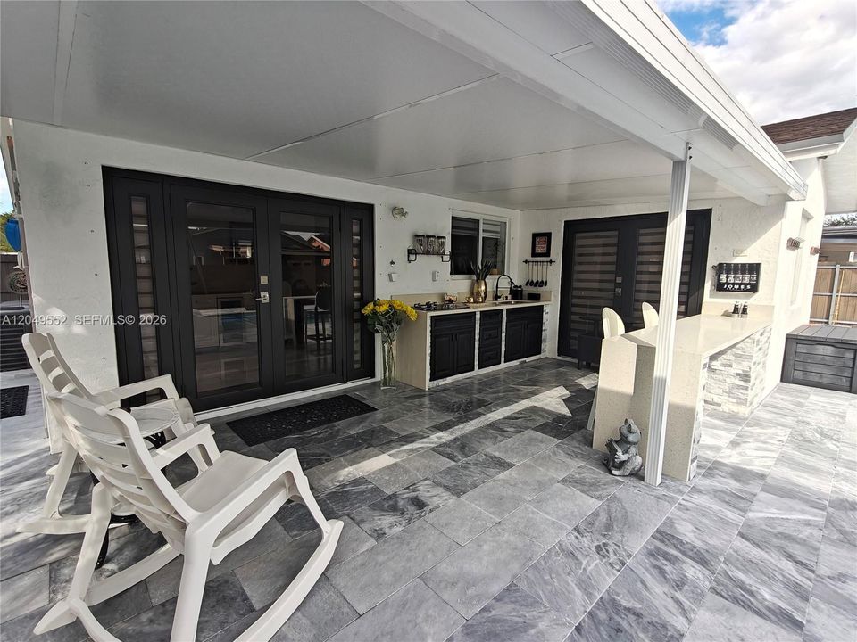 For Sale: $699,999 (3 beds, 2 baths, 1564 Square Feet)