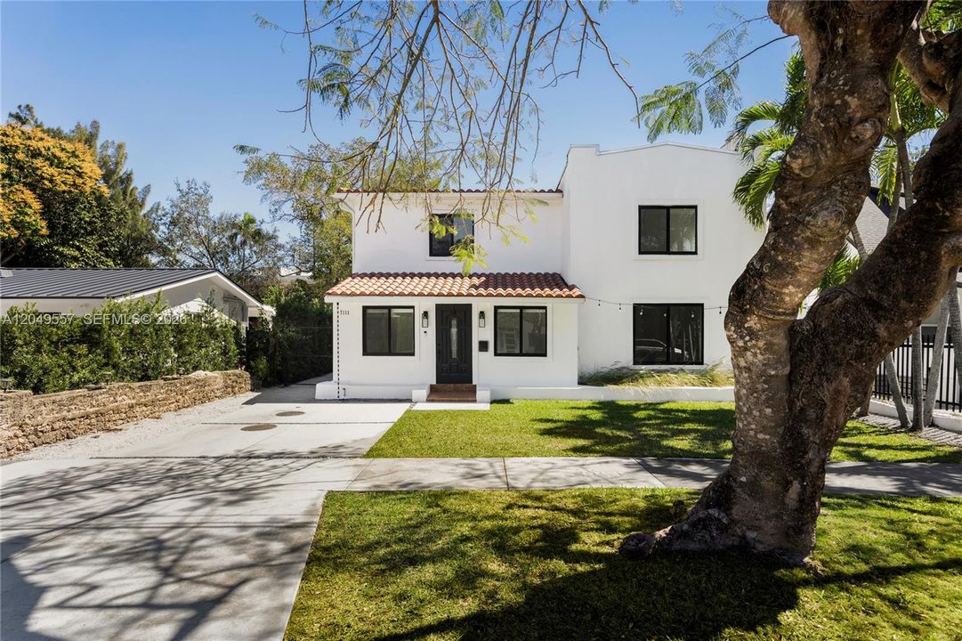 Activo con contrato: $1,675,000 (4 camas, 3 baños, 2414 Pies cuadrados)