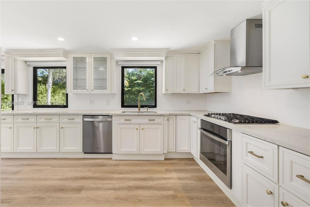 Activo con contrato: $1,675,000 (4 camas, 3 baños, 2414 Pies cuadrados)