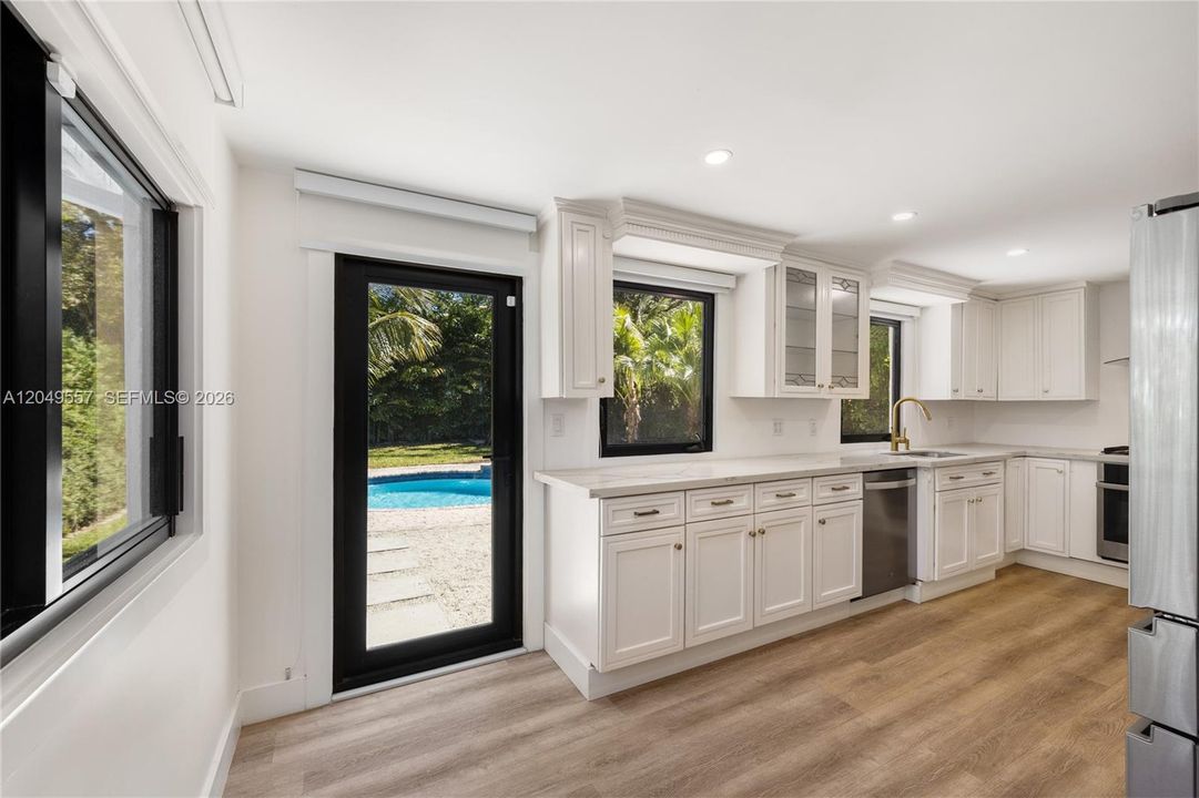 Activo con contrato: $1,675,000 (4 camas, 3 baños, 2414 Pies cuadrados)