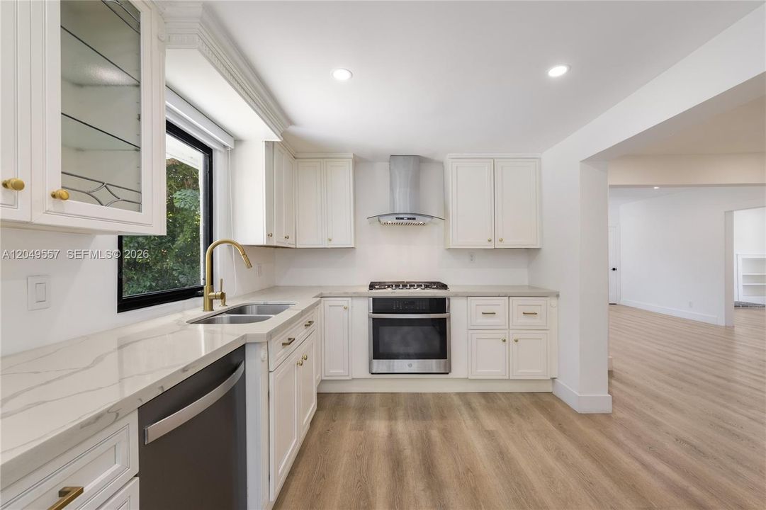 Activo con contrato: $1,675,000 (4 camas, 3 baños, 2414 Pies cuadrados)