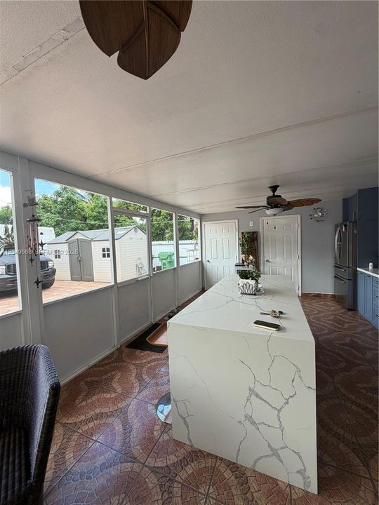 待售: $550,000 (3 贝兹, 1 浴室, 1024 平方英尺)