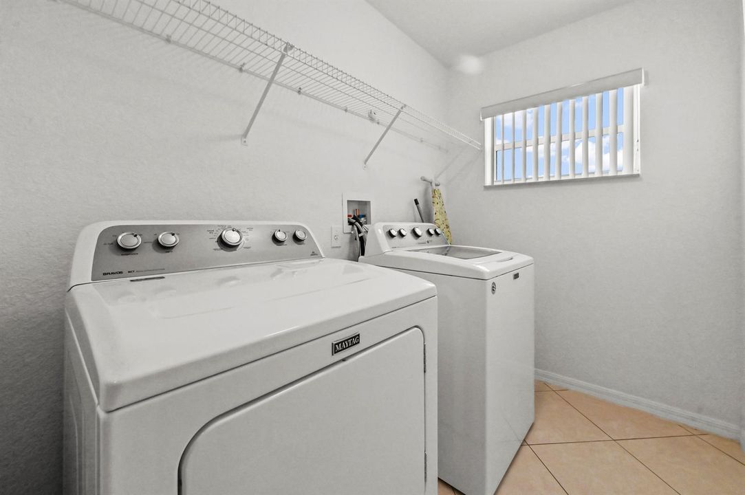 18 Laundry room 01