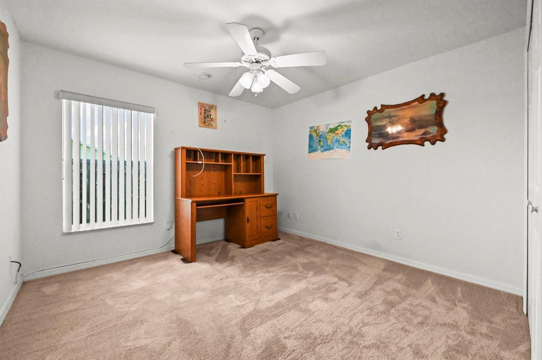 19 Bedroom 01