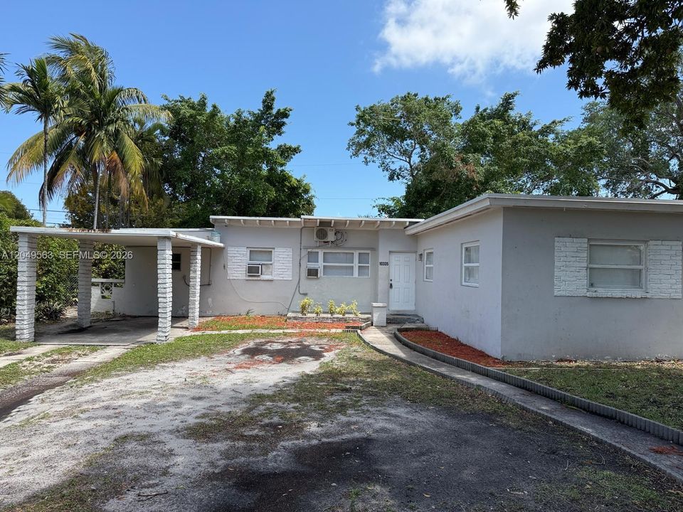 For Rent: $2,600 (3 beds, 2 baths, 1270 Square Feet)