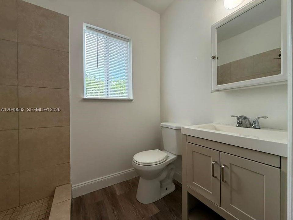 For Rent: $2,600 (3 beds, 2 baths, 1270 Square Feet)
