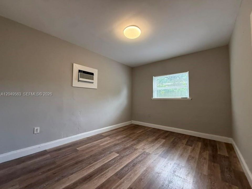 For Rent: $2,600 (3 beds, 2 baths, 1270 Square Feet)