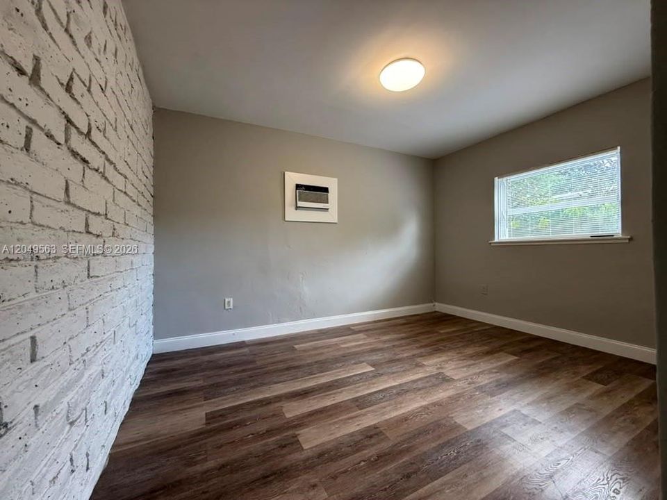 For Rent: $2,600 (3 beds, 2 baths, 1270 Square Feet)