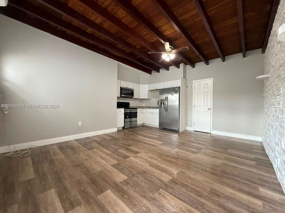 For Rent: $2,600 (3 beds, 2 baths, 1270 Square Feet)