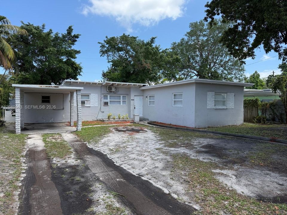 For Rent: $2,600 (3 beds, 2 baths, 1270 Square Feet)