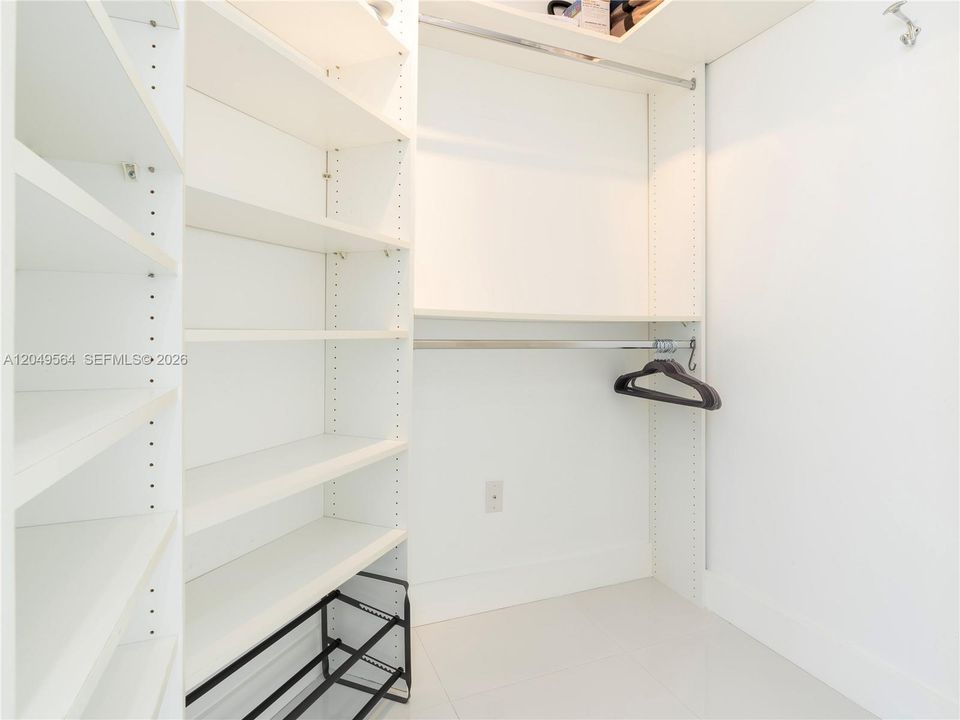 For Rent: $7,200 (2 beds, 2 baths, 1324 Square Feet)