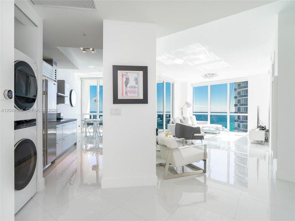 For Rent: $7,200 (2 beds, 2 baths, 1324 Square Feet)
