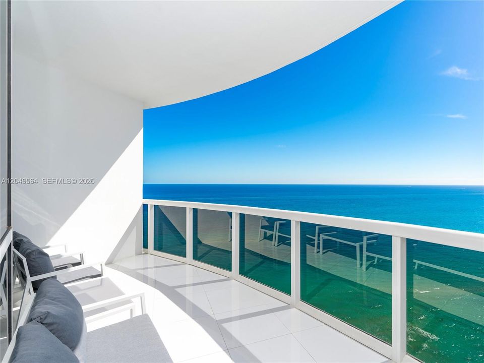 For Rent: $7,200 (2 beds, 2 baths, 1324 Square Feet)